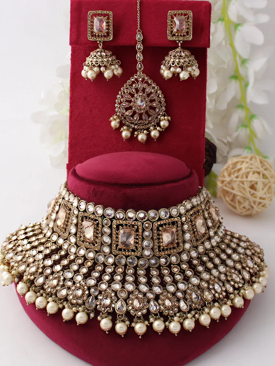 Ashna Necklace Earrings Tikka Set