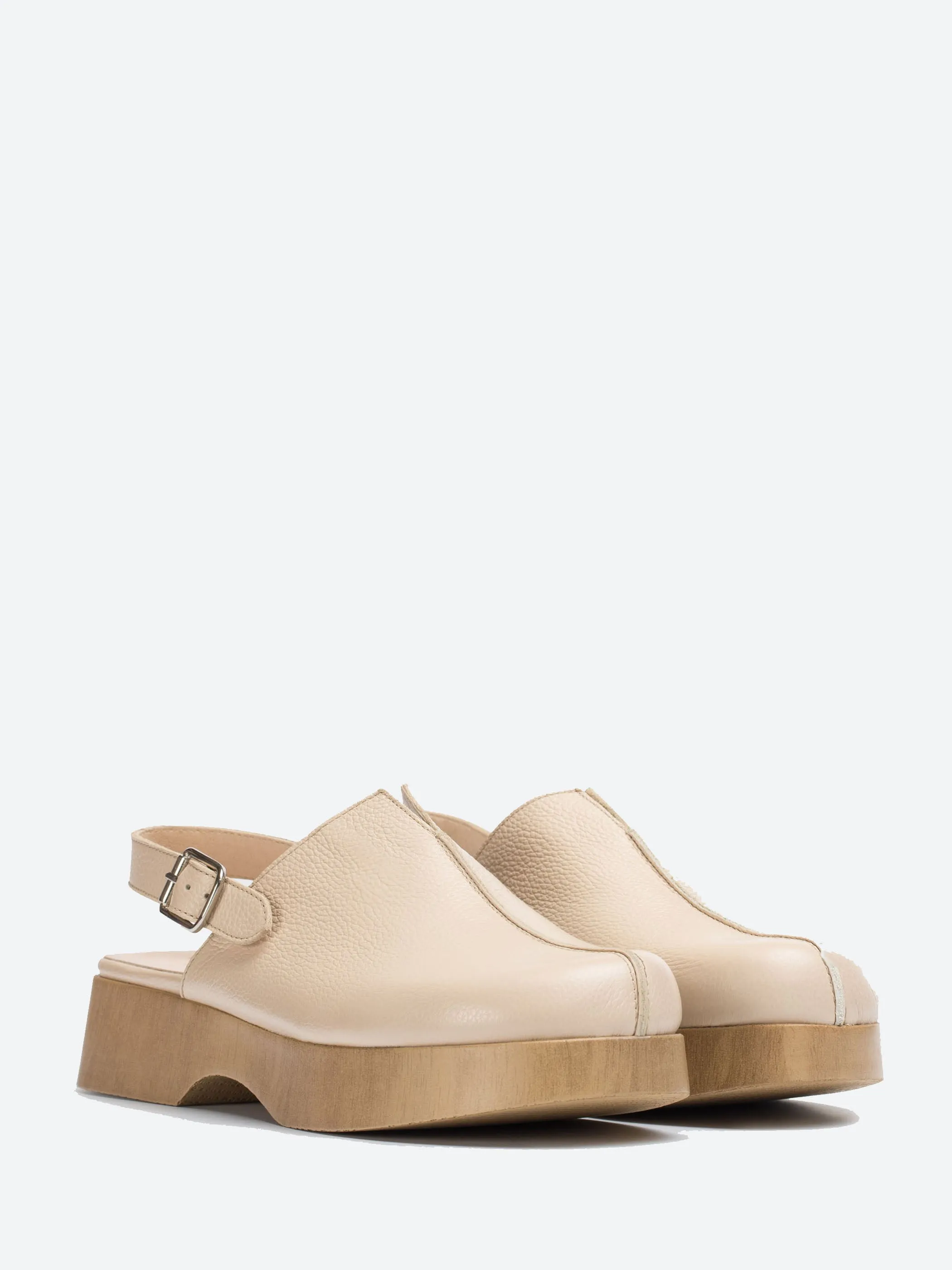 B-8501 Clog