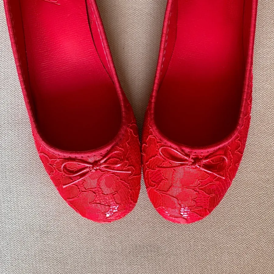 BAILA LACE RED FLATS