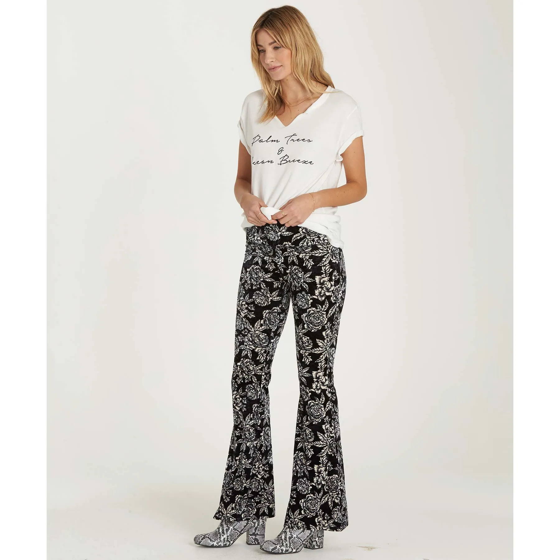 Billabong Women's Turn me Round Velvet Pant | Black