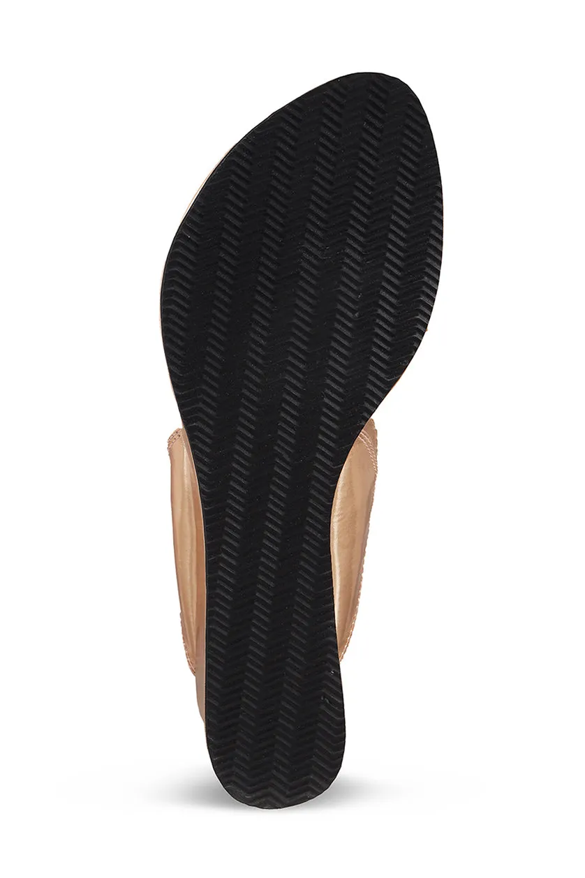 Classic Low K Wedge Champagne