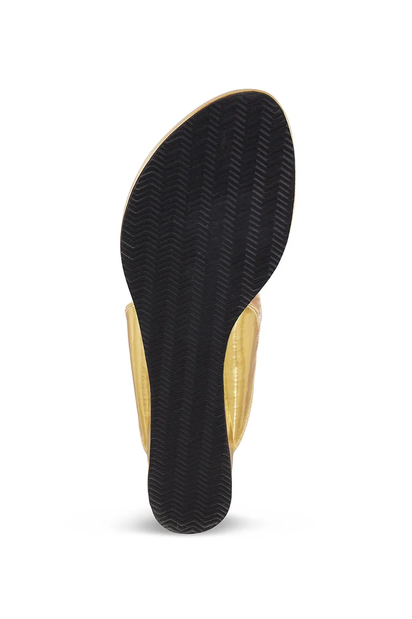 Classic Low K Wedge Champagne
