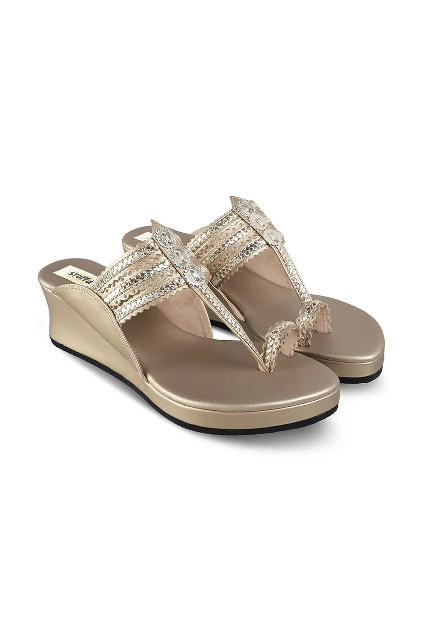 Classic Low K Wedge Champagne