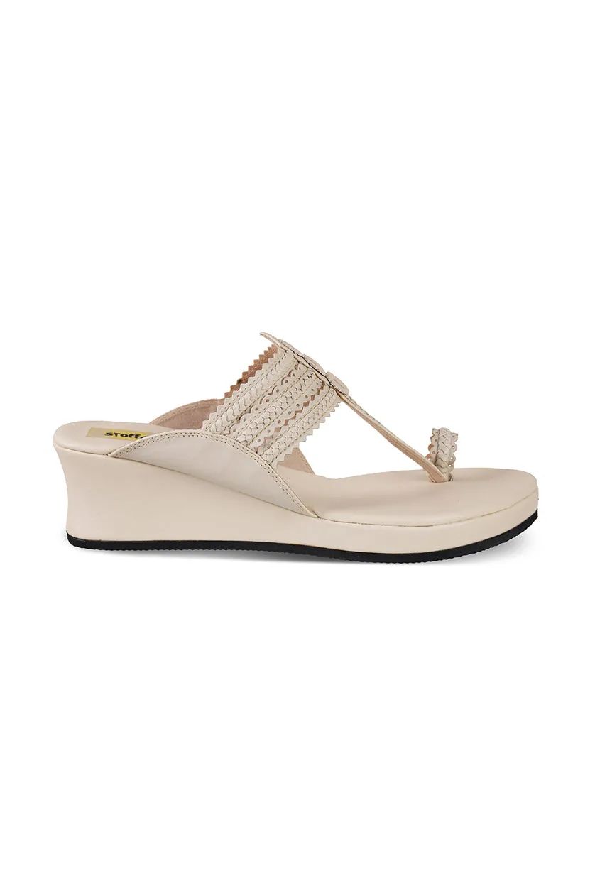 Classic Low K Wedge Champagne