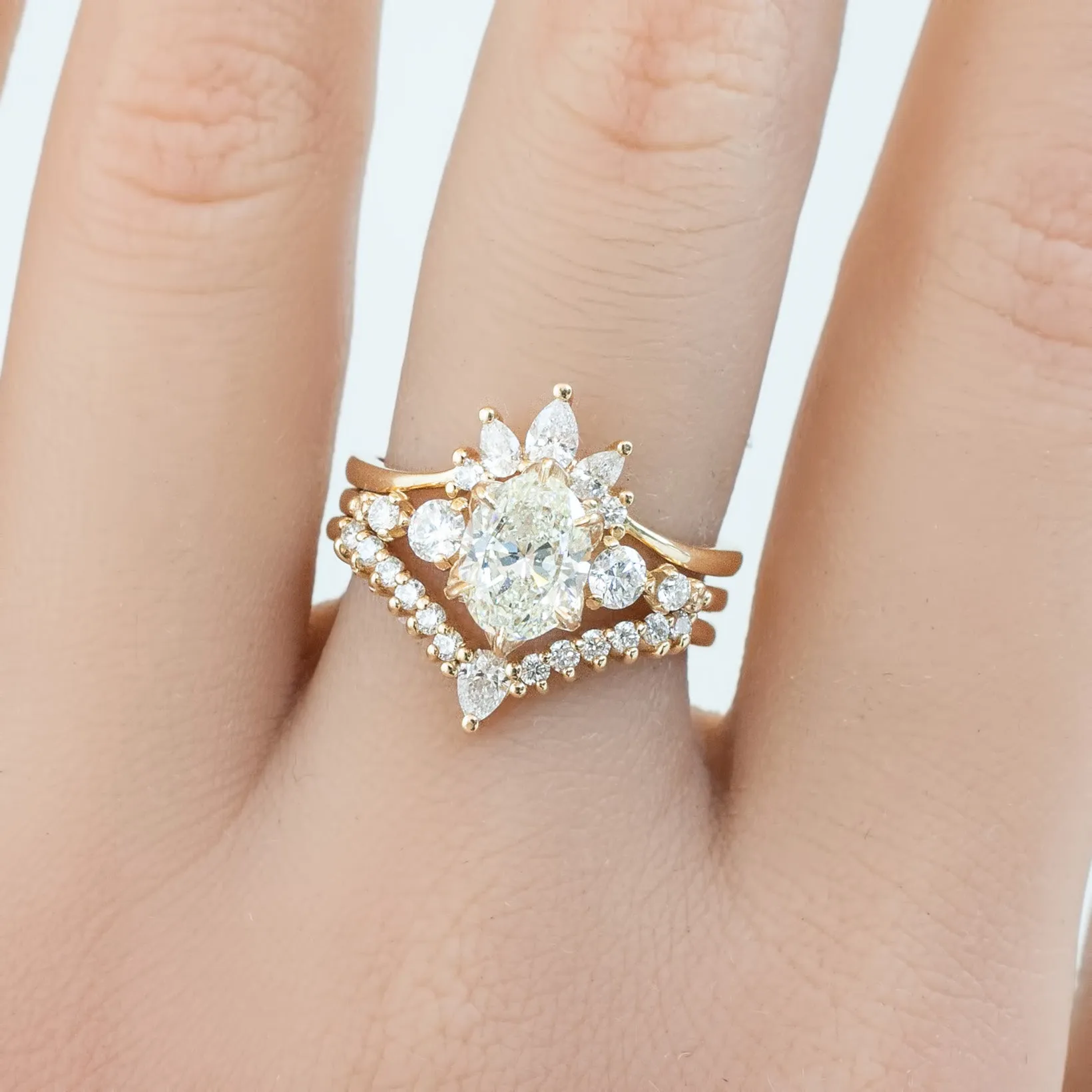 Estel Fleur Grand Ring, Oval Brilliant Cut Diamond
