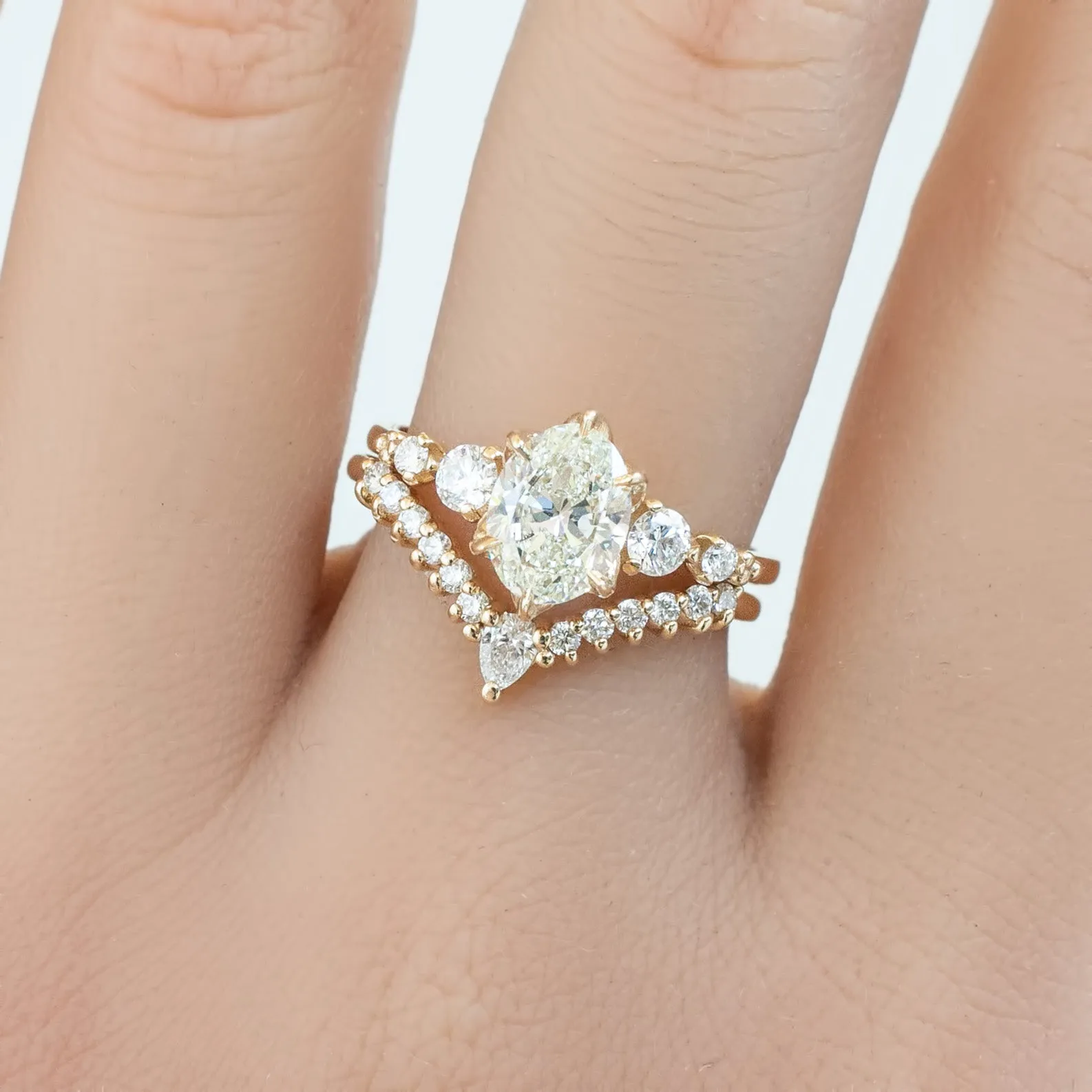 Estel Fleur Grand Ring, Oval Brilliant Cut Diamond