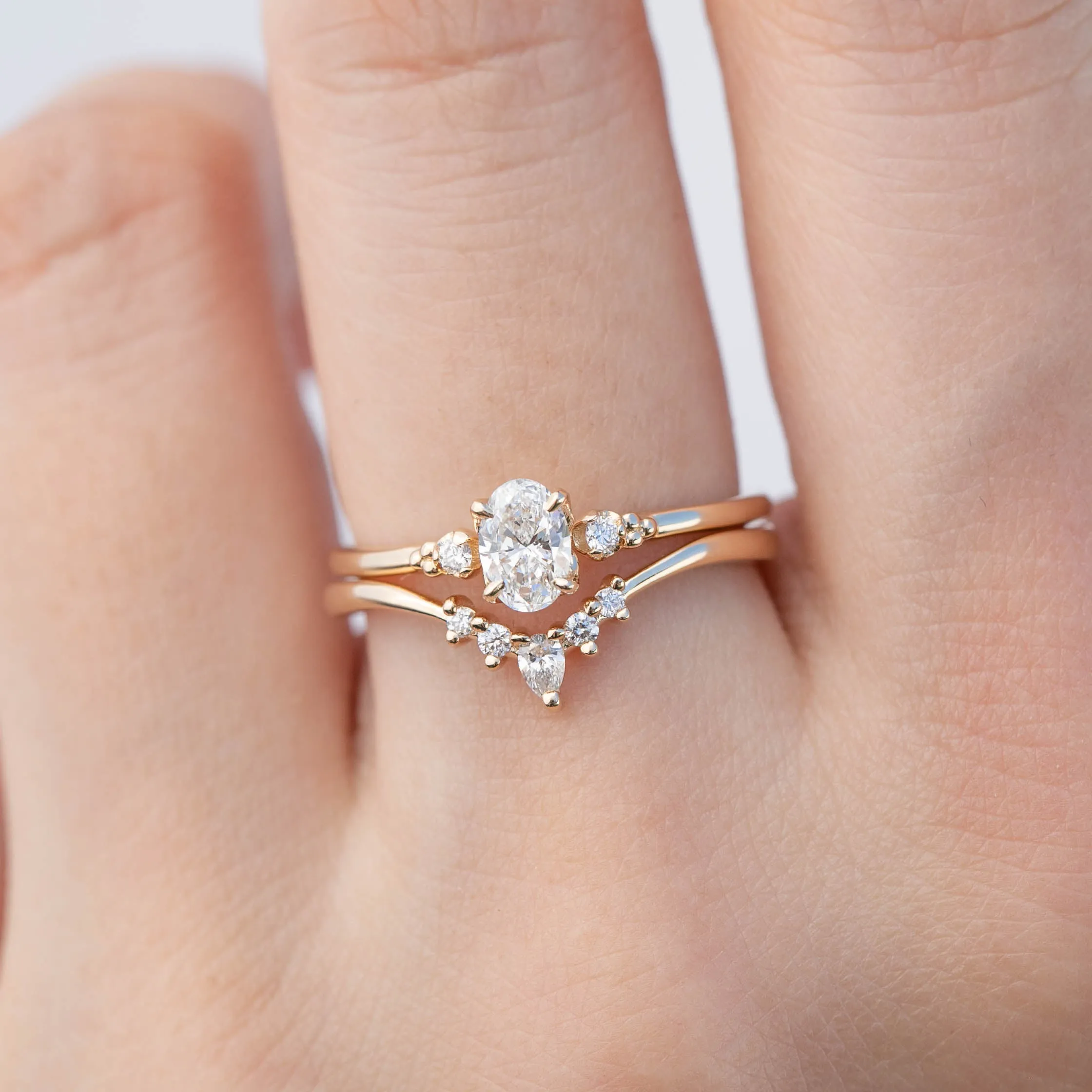 Estel Ring, Oval Brilliant Cut Diamond