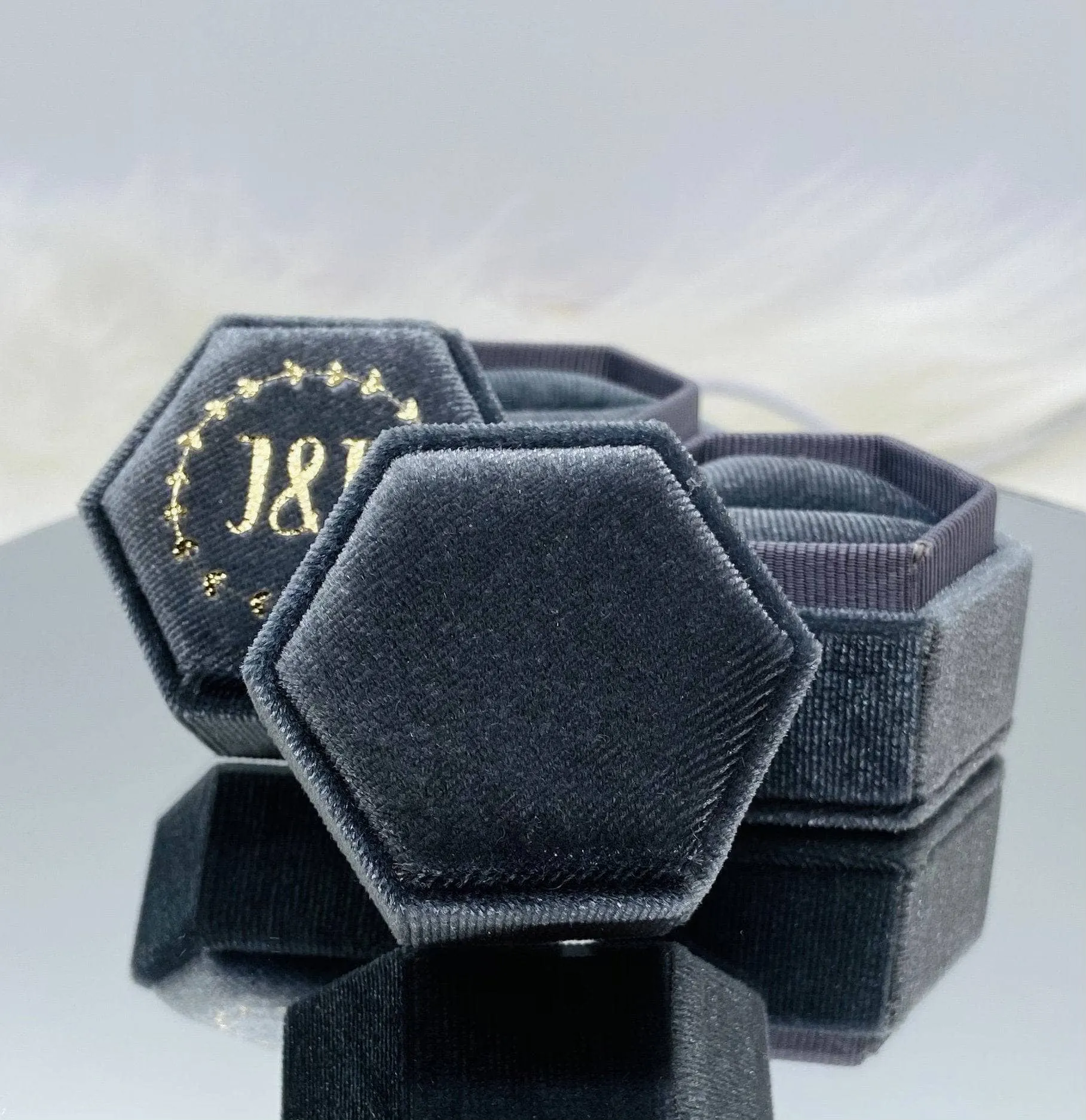 Grey Single Slot Hexagon Velvet Ring Box