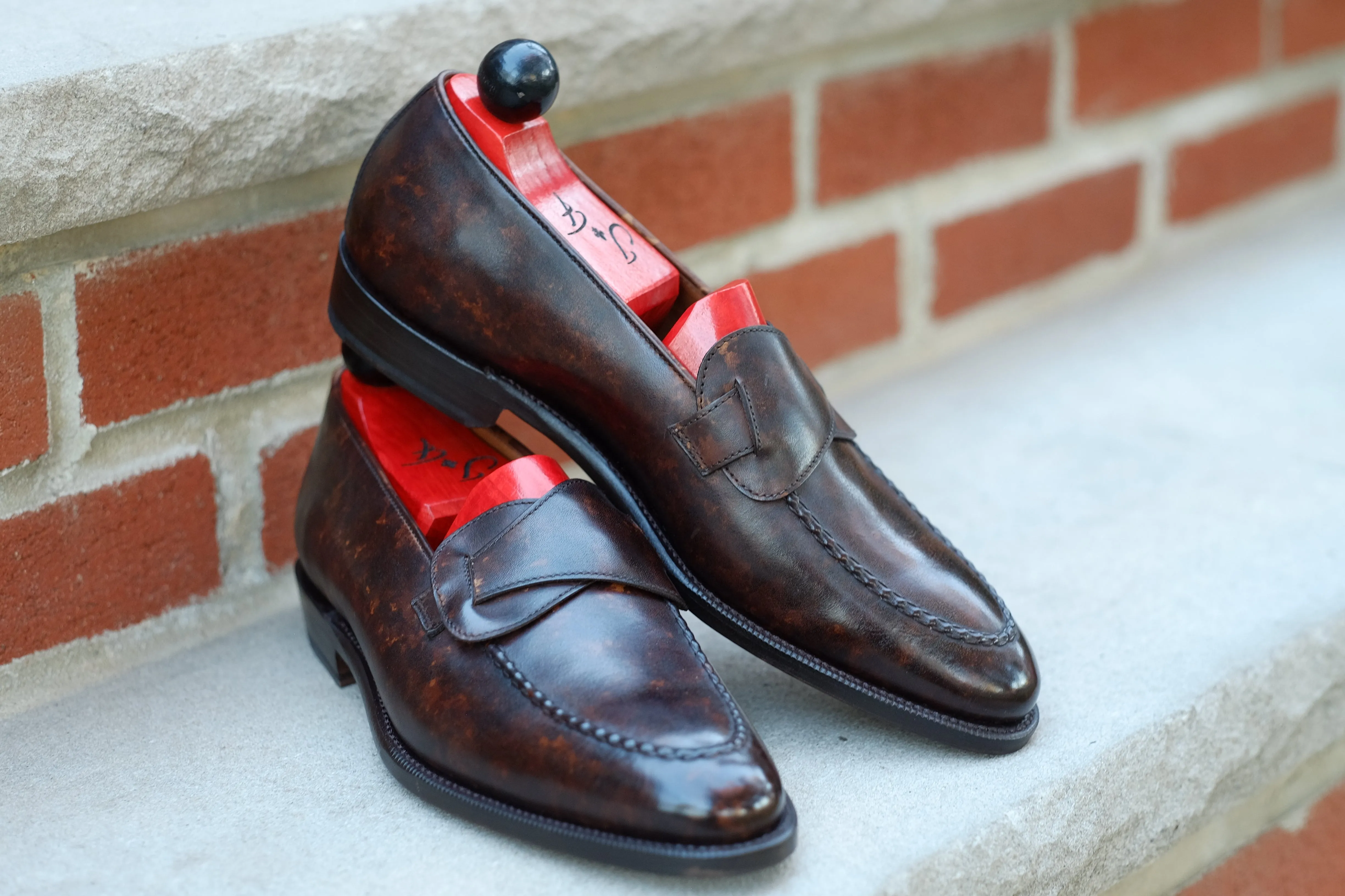 Hawthorne - Dark Brown Marble Patina - PRE SALE