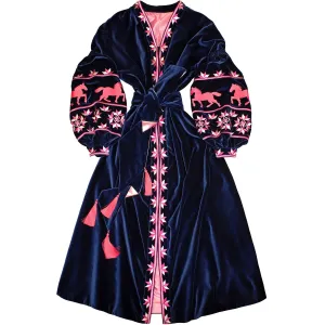 Long velvet kaftan with embroidered horses