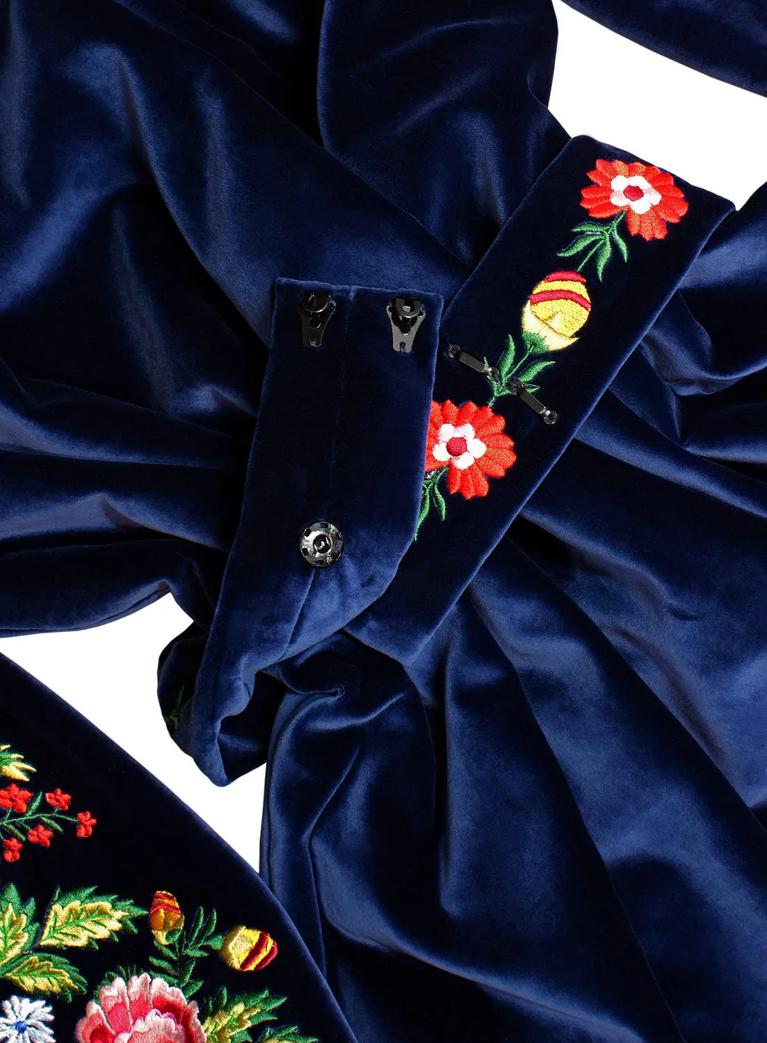 Long velvet kaftan with embroidery