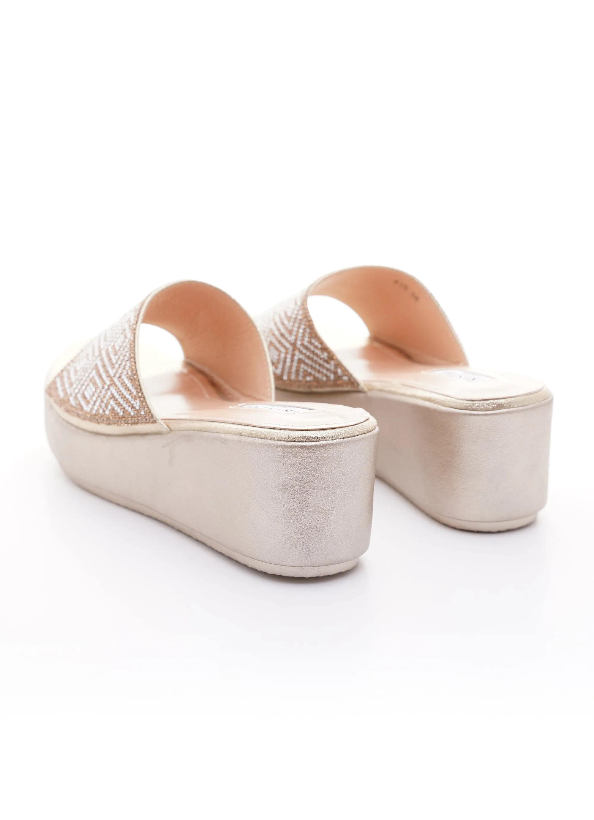 MADELEINE WEDGE