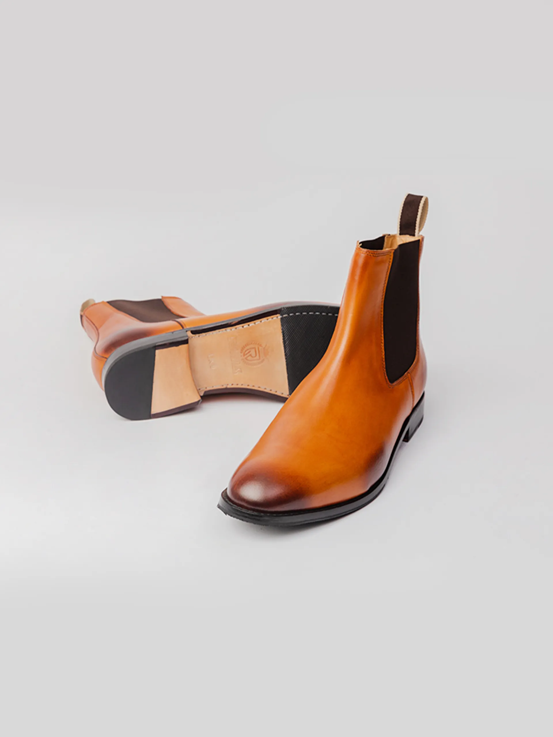 Men's classic chelsea boot - tan