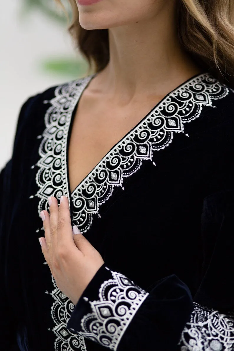 Navy blue velvet kaftan with embroidery