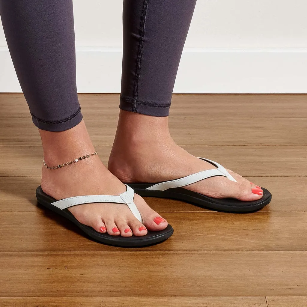 OluKai Women's Ho'opio Beach Sandals