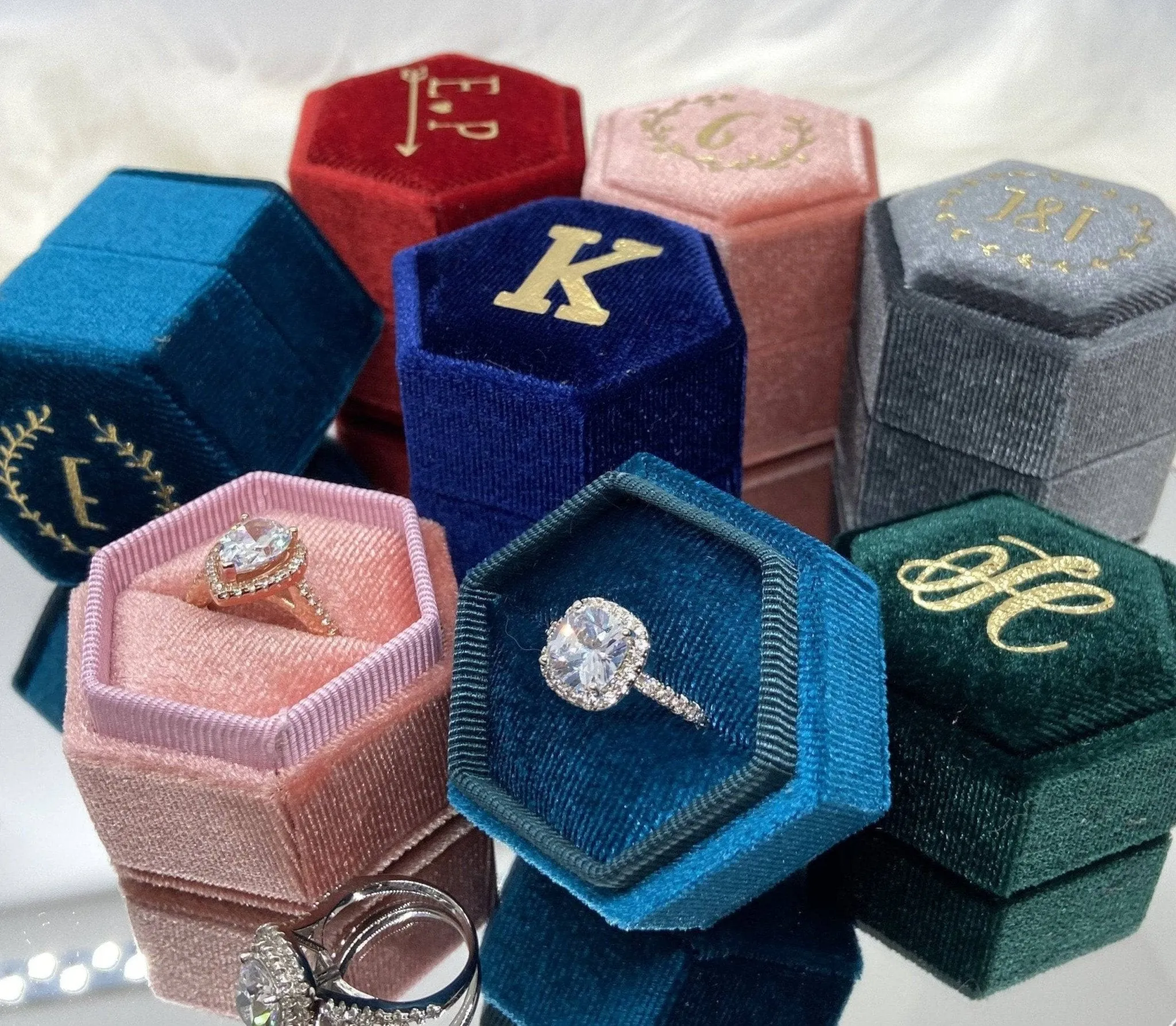 Red Single Slot Hexagon Velvet Ring Box