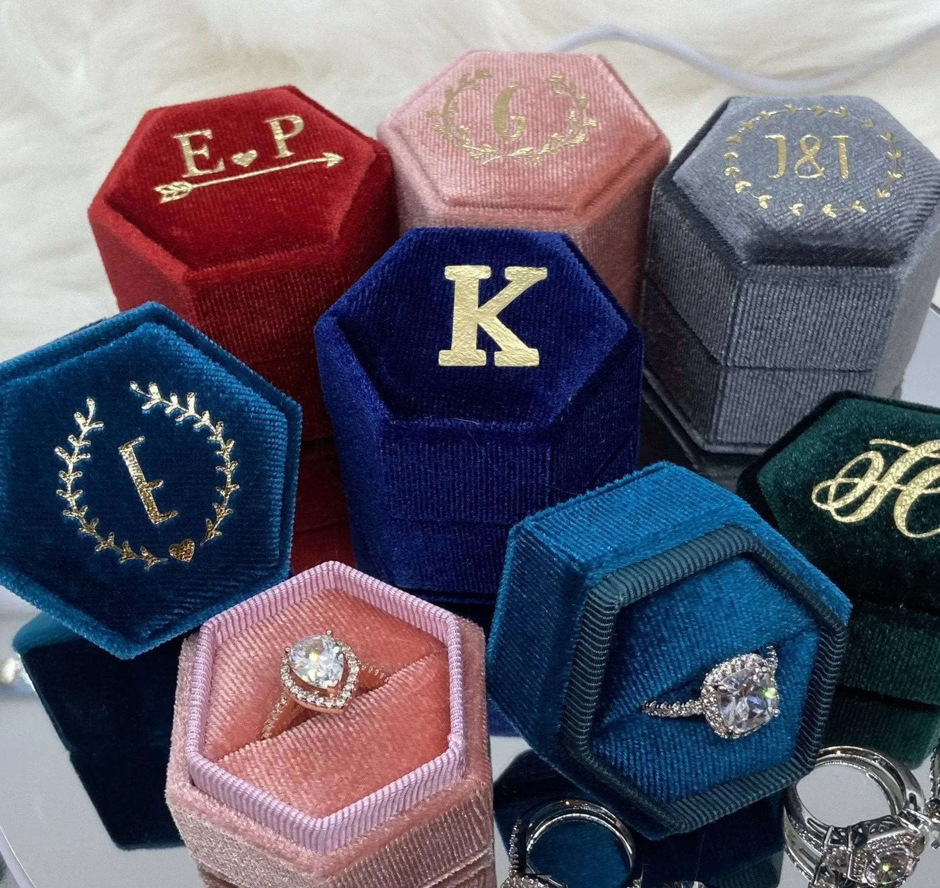 Red Single Slot Hexagon Velvet Ring Box