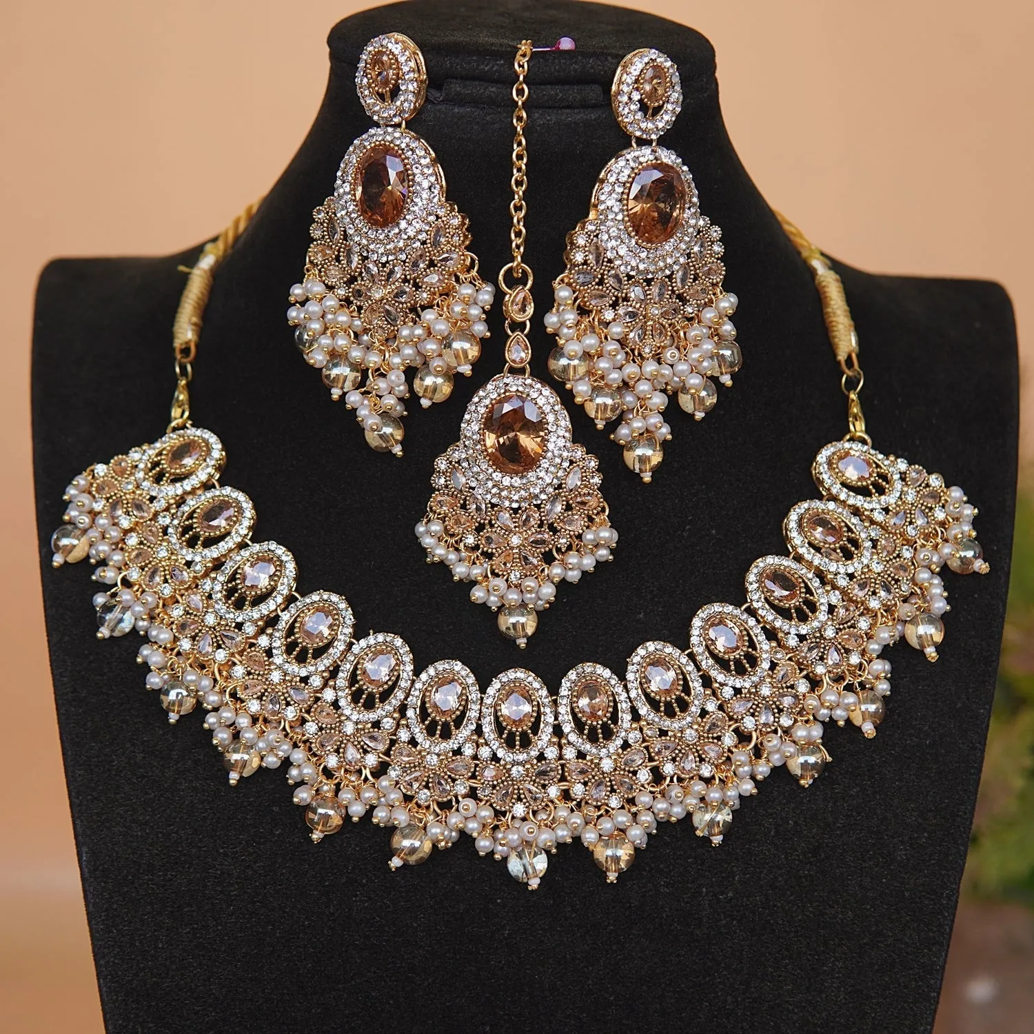 Semi-Gems Glowing Necklace Set