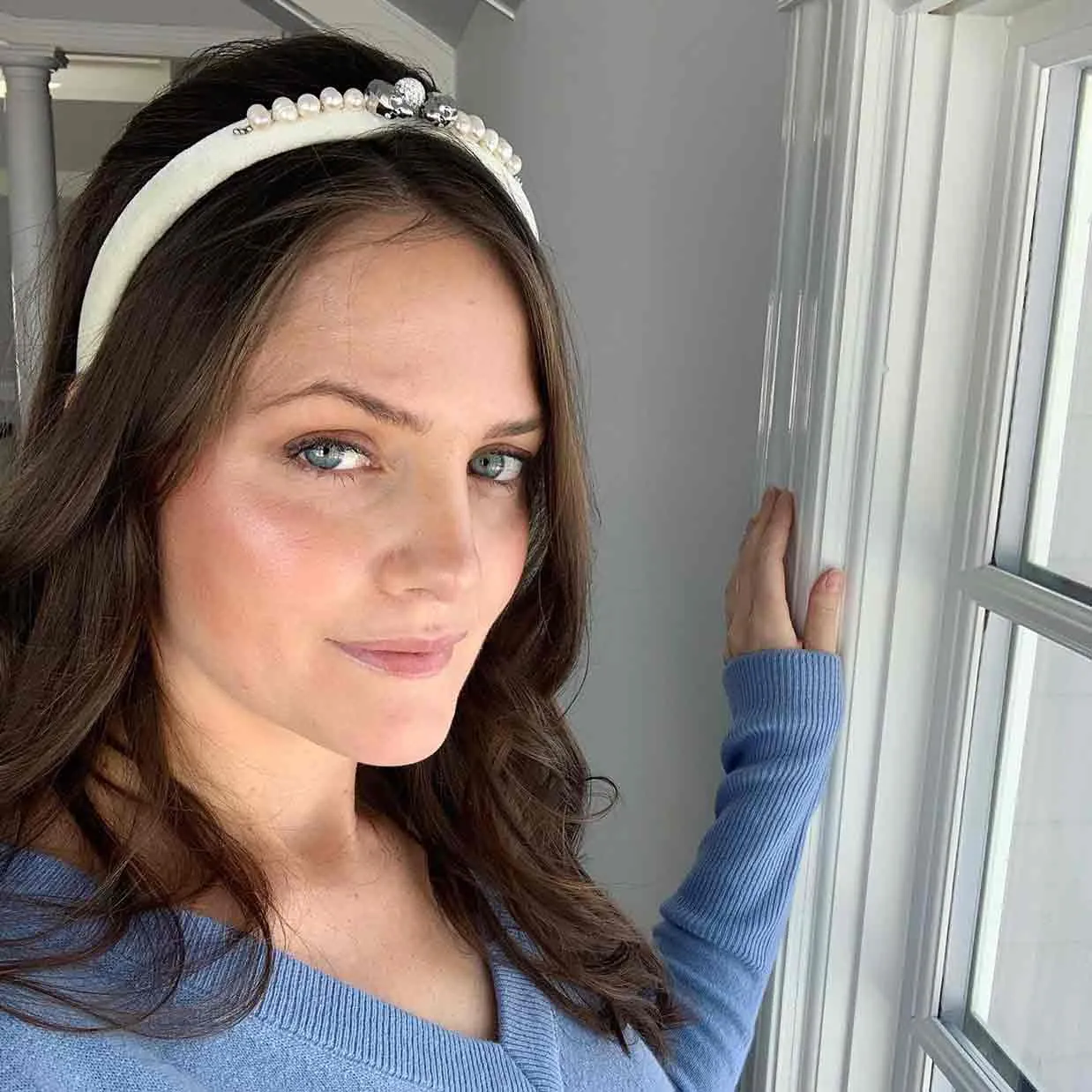 Skull and Pearl White Velvet Headband