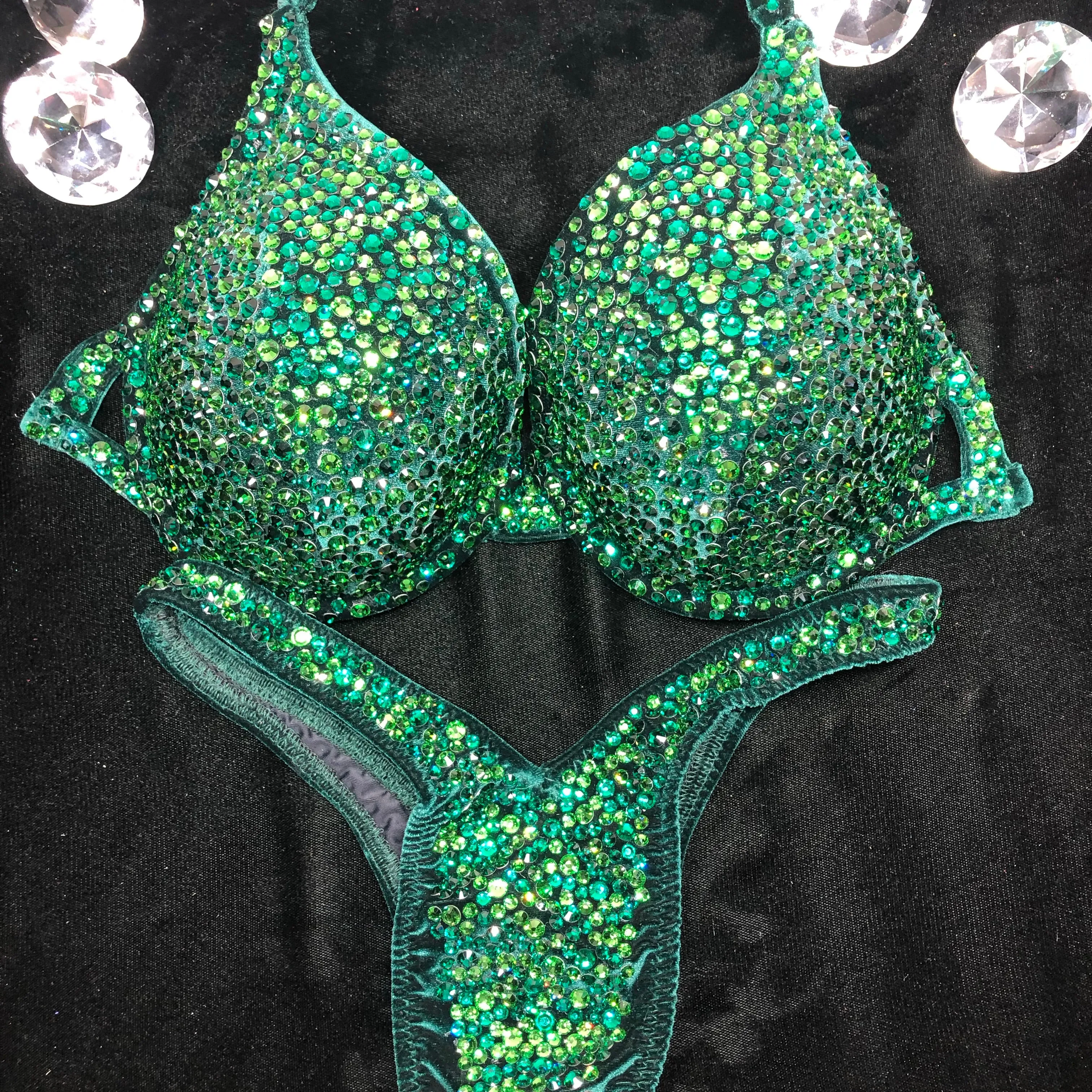 Wellness / Bra Top / Emerald Green Velvet
