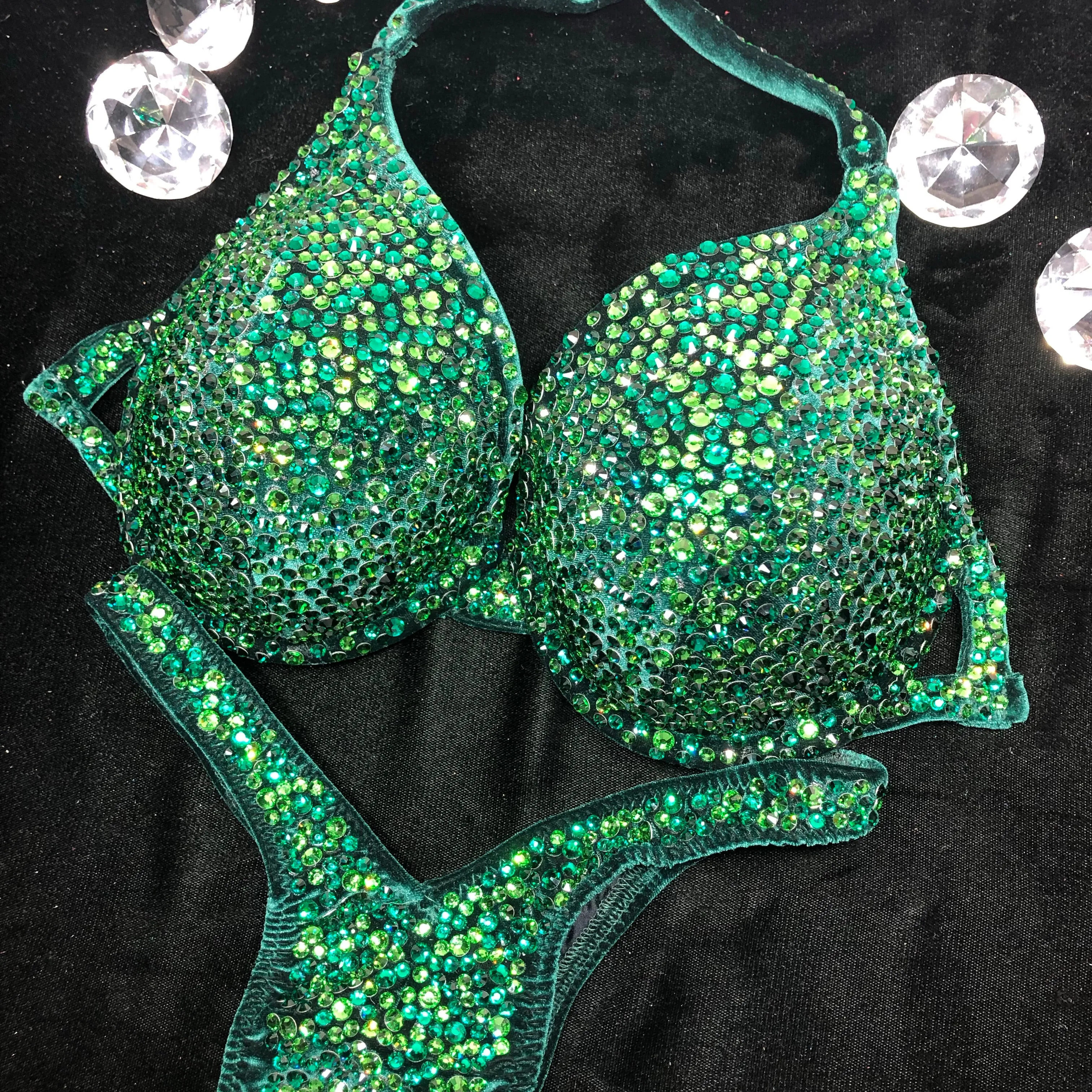 Wellness / Bra Top / Emerald Green Velvet