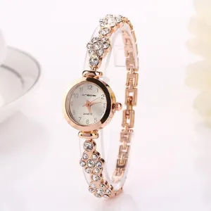 Women's Fashion Quartz Watch In Gold or Silver!